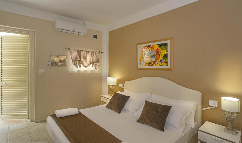 Budget Double Room - Ground Floor image 4