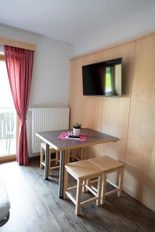 One-Bedroom Apartment image 1