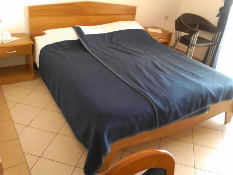 Single Room with Park View image 3