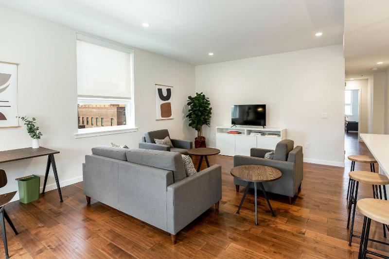 Apartment image 3