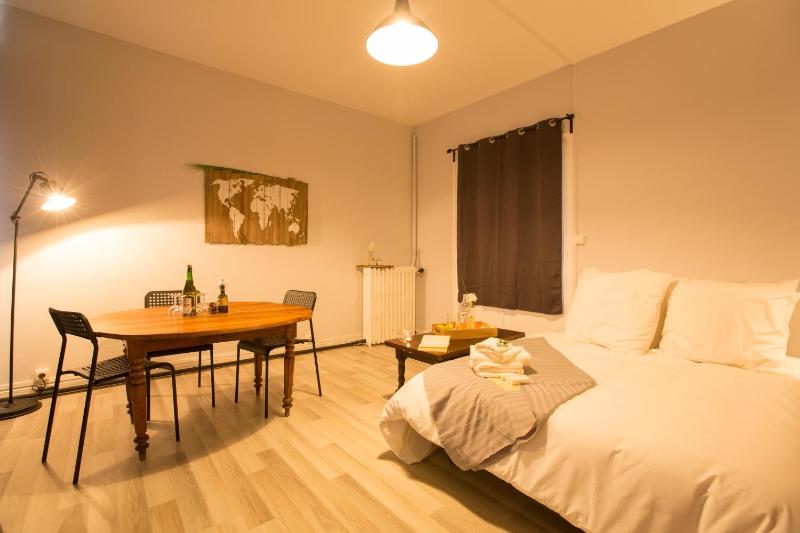 #LIndustrioChampetre Free Parking Bien Situé Spacieux Proche Clinique - image 13