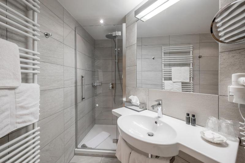Standard Single Room image 3