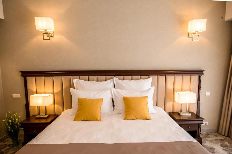 Deluxe Twin Room image 4
