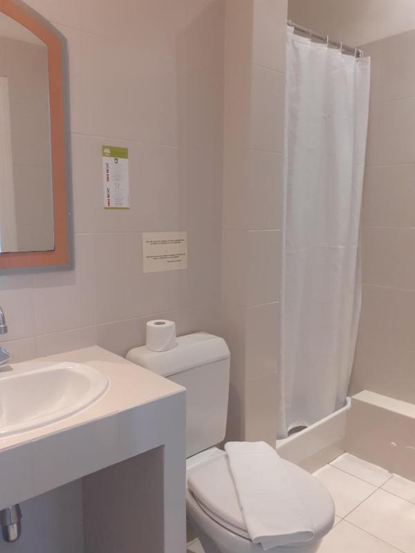 Standard Double Room image 3