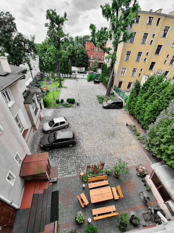 Hotelik w Centrum - image 37