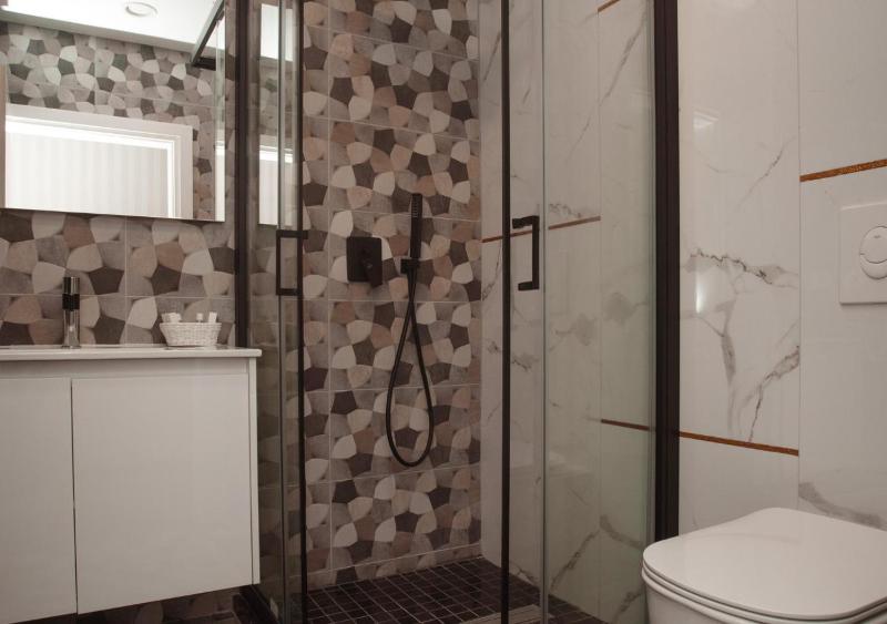 Superior Twin Room with City View image 2