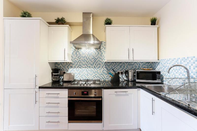 One-Bedroom Apartment image 3