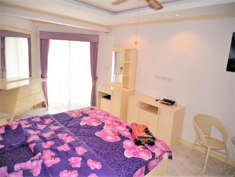 Jomtien beach condo 4th floor modern apartment - image 18