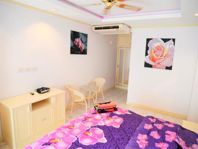 Jomtien beach condo 4th floor modern apartment - image 9