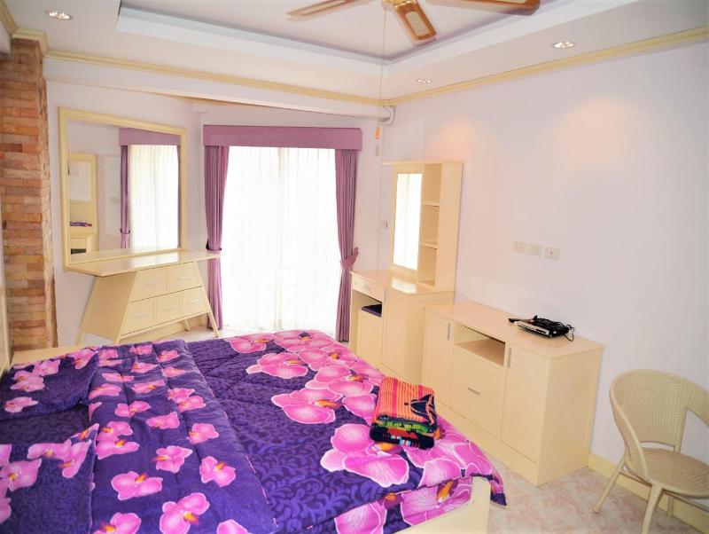 Jomtien beach condo 4th floor modern apartment - image 19
