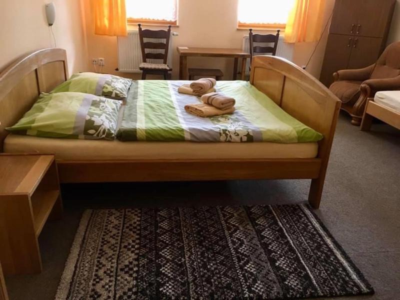 Double or Twin Room image 3