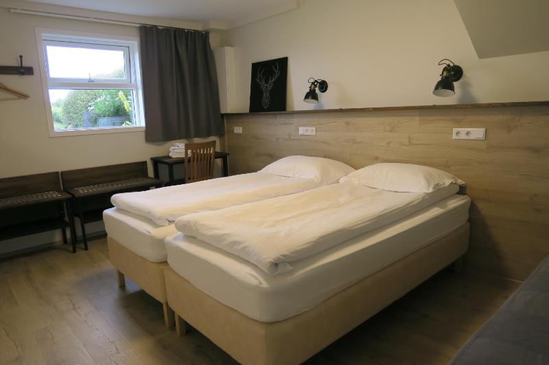 Triple Room with Shared Bathroom image 1