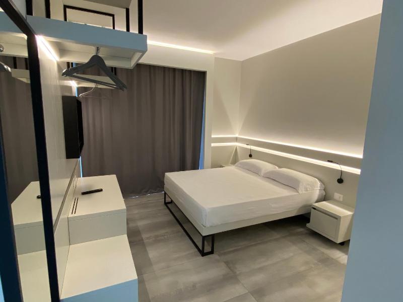 Comfort Double Room with Balcony image 2