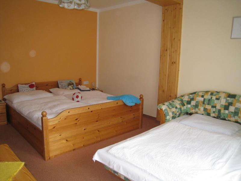 Family Room image 4