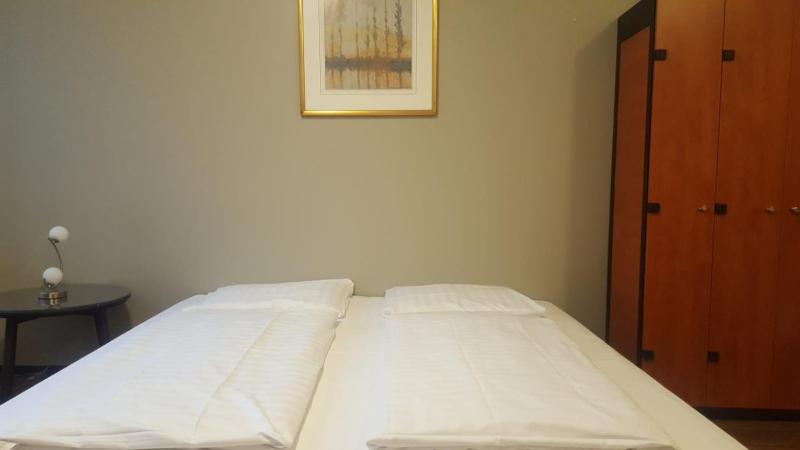 Double or Twin Room image 4