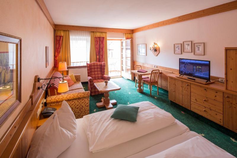 Double Room with Balcony image 1