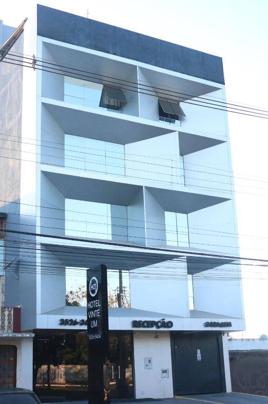HOTEL VINTE UM - image 8