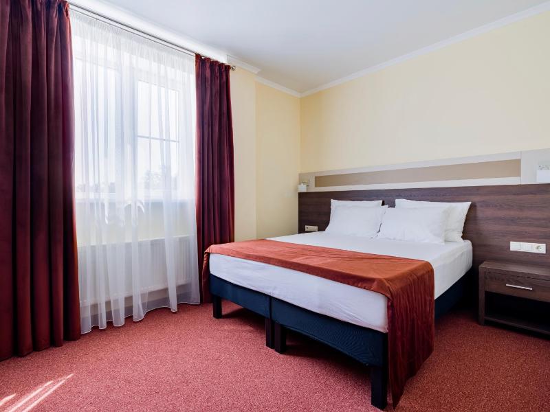 Standard Double or Twin Room image 2