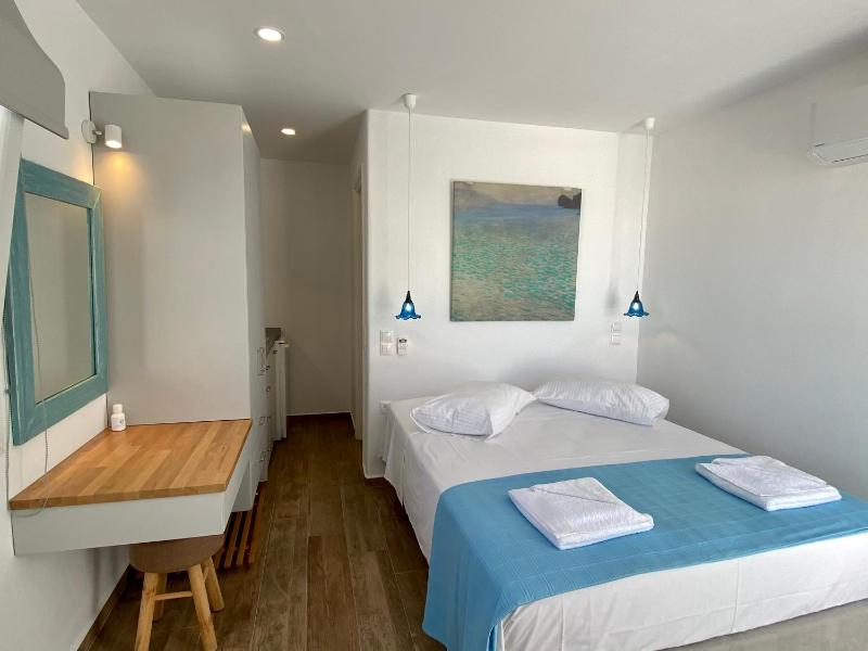 Double Room image 2