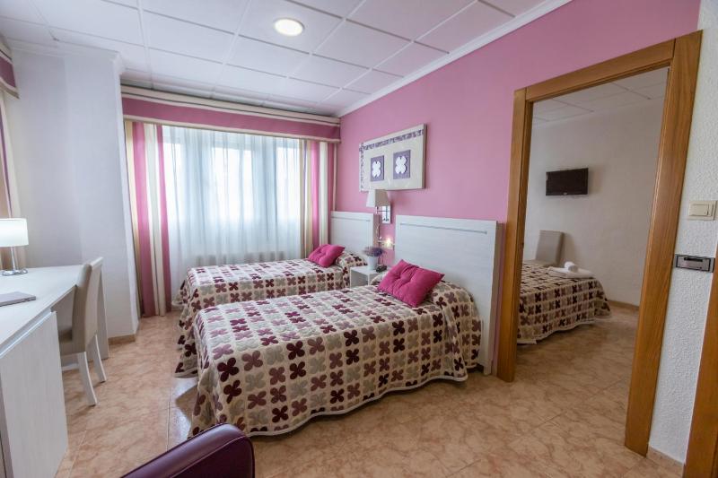 Interconnecting Twin Rooms (4 Adults) image 4
