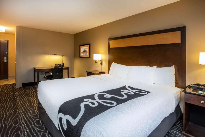 Executive King Room image 2