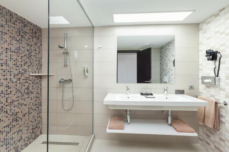 Deluxe Double Room with Side Sea View image 1