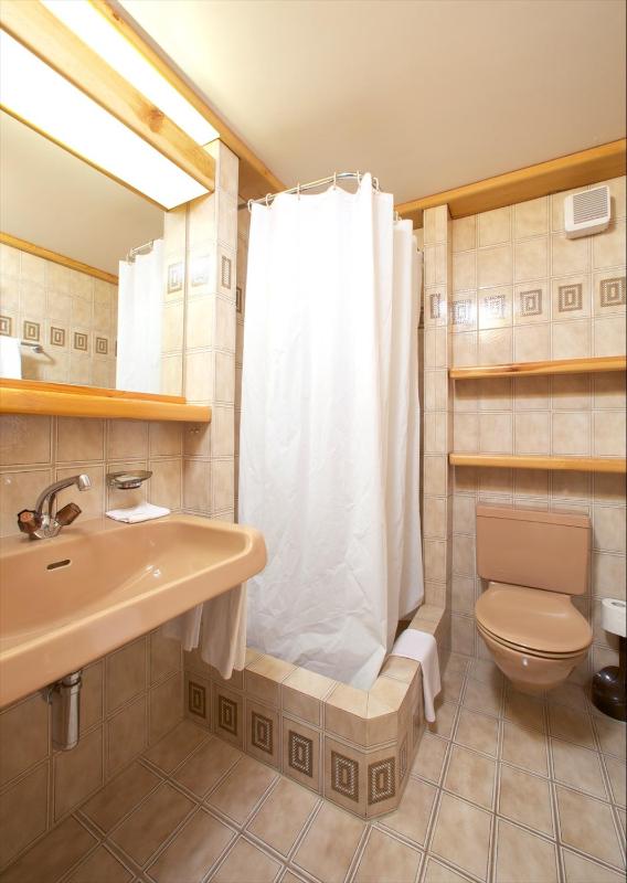 Double Room with Balcony image 3