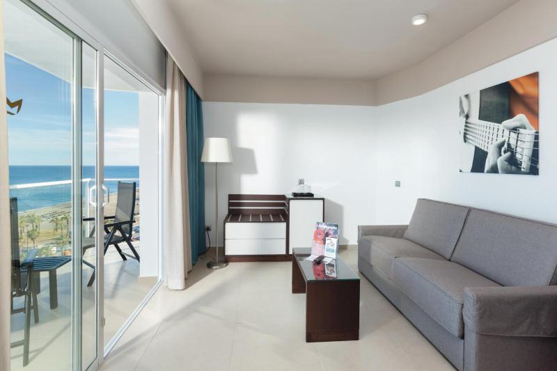 Junior Suite with Sea View image 4