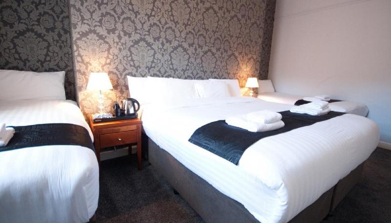 Special Offer - Quadruple Room image 2