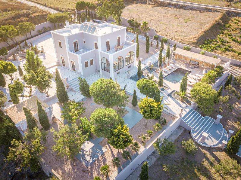 Superior Villa image 3