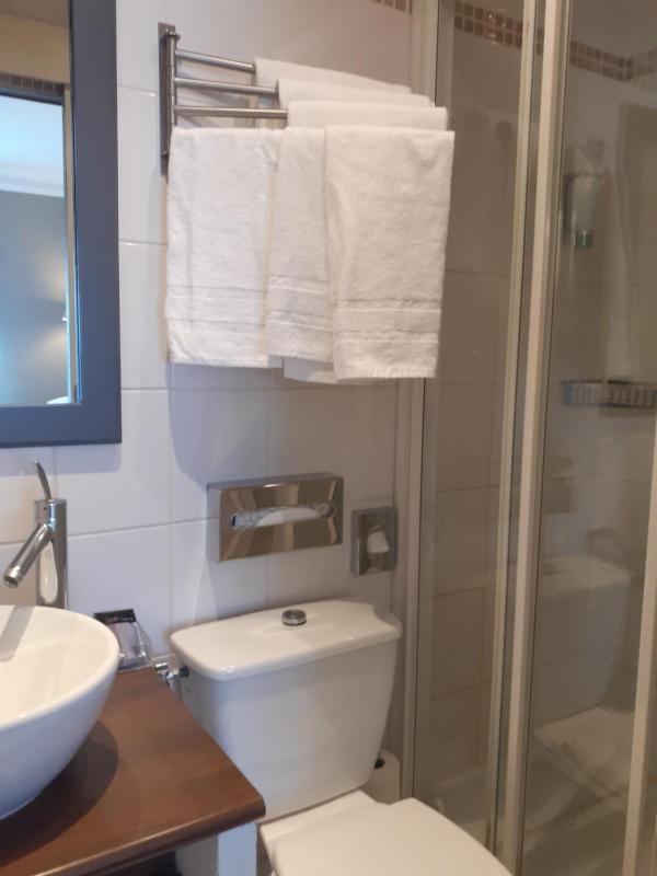 Standard Triple Room image 2