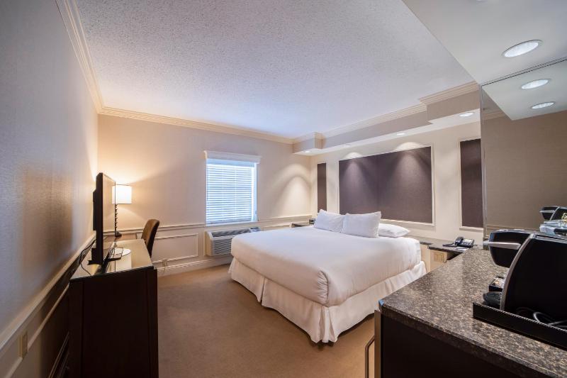 Luxury King Room image 4