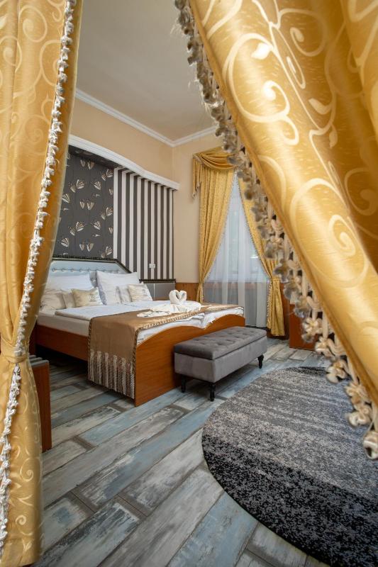Large Twin Room image 1