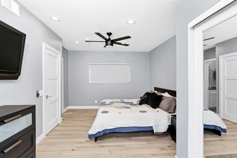 308 35th Street Unit A (Lower) - image 6