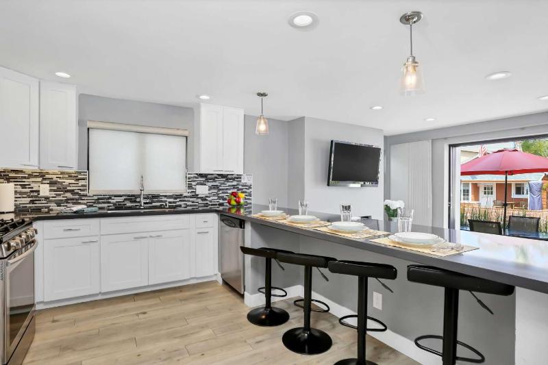 308 35th Street Unit A (Lower) - image 10
