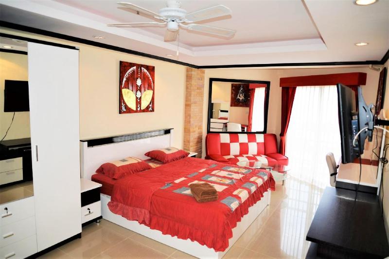 Sea view apartment Jomtien beach condominium S2 16th floor Pattaya - image 1