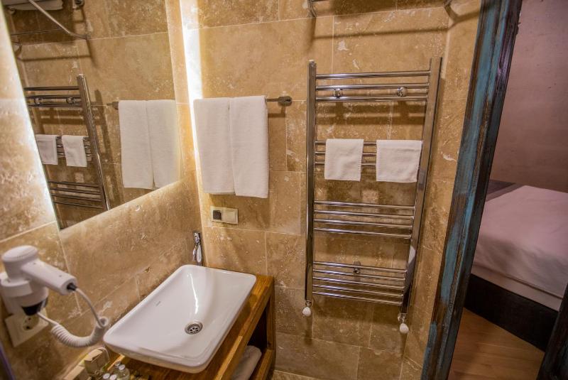 Deluxe Double Room image 3