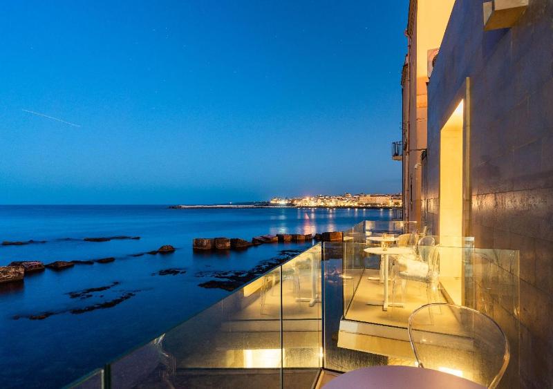 Re Dionisio Luxury Suites - image 17