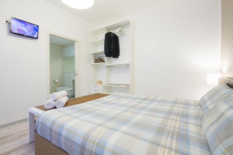 Double or Twin Room with Extra Bed image 3