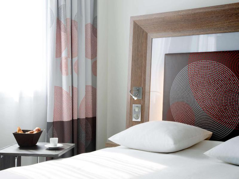 Superior Queen Room image 4