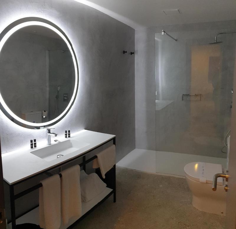 Superior Double Room image 3