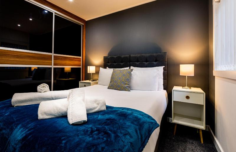 One-Bedroom Apartment - Sleeps 4 image 3