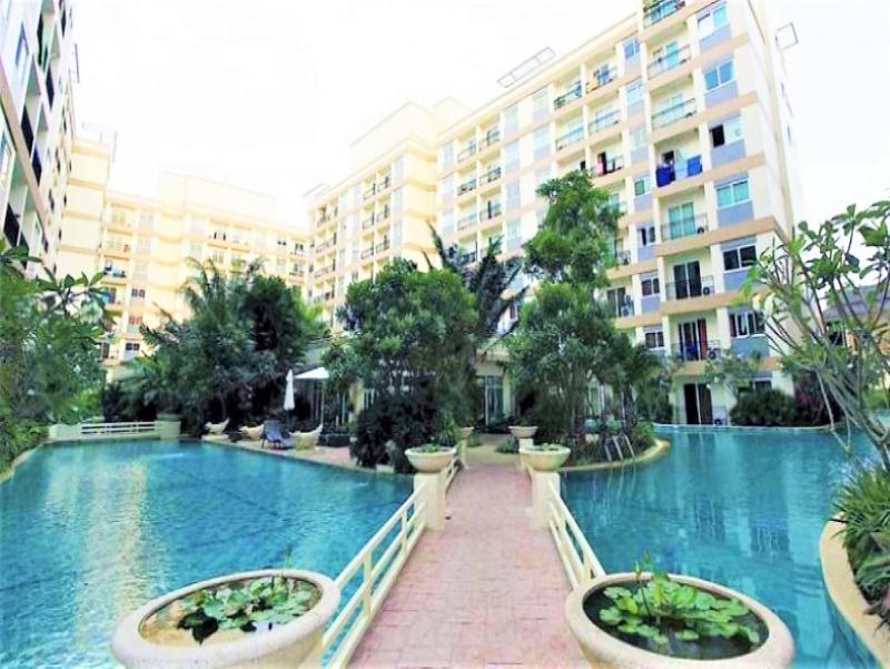 Park Lane studio apartment with swimming pool view Pattaya - image 20