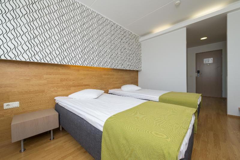 Room #2454130 image 2