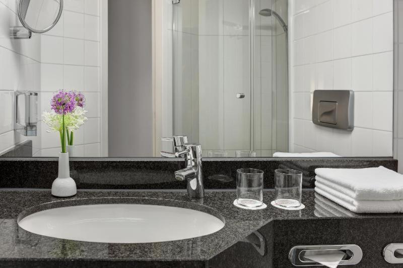Business Double or Twin Room image 1