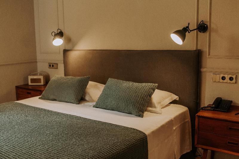 Room #308757209 image 2