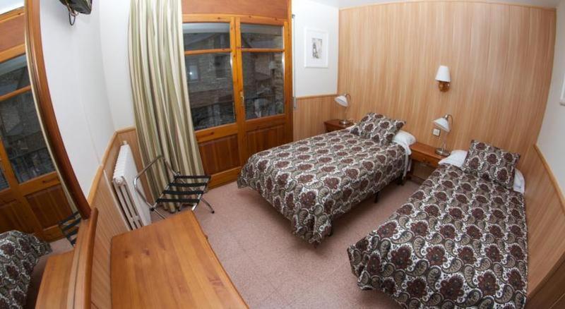Single Room image 2