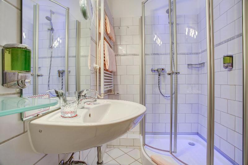 Room #6397518 image 3