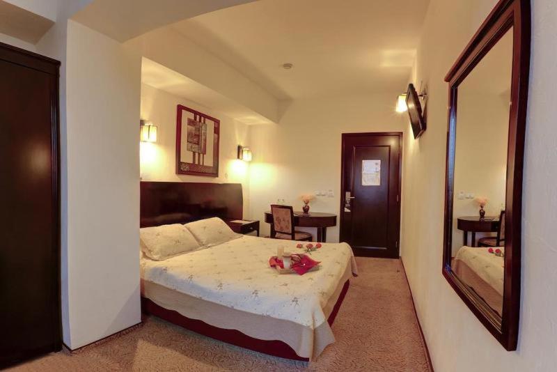 Room #17865614 image 3