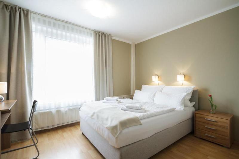 Room #6440921 image 1